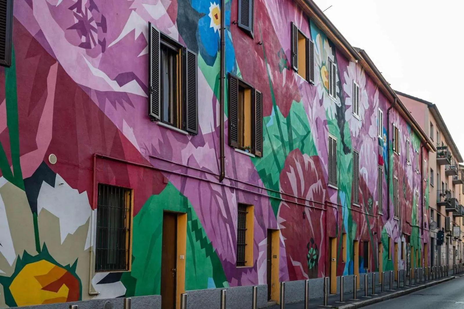 Ortica Street Linate E San Raffaele Apt contacts